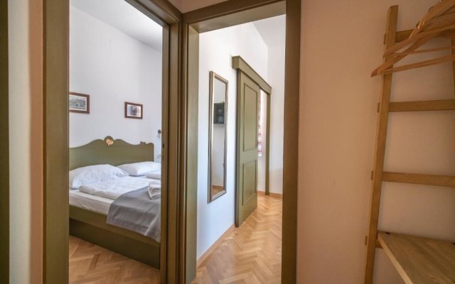 Berghi Hotel and Apartments