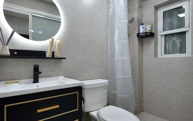 Newly Renovated 1BDR Apt Old Shanghai