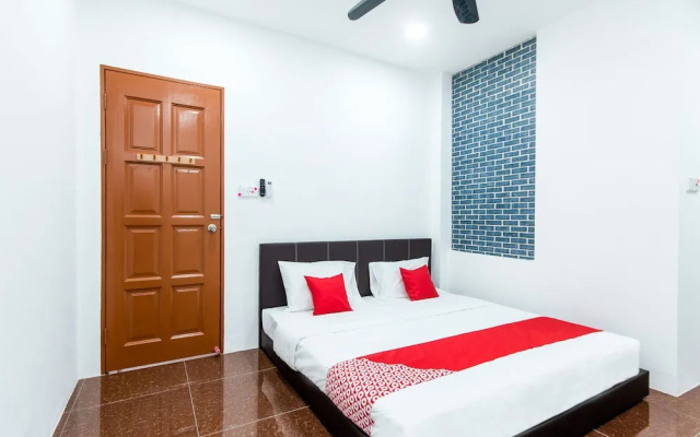 Weng Bee Guest House by OYO Rooms