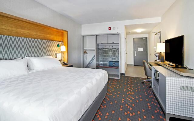 Holiday Inn Hotel & Suites Calgary Airport North, an IHG Hotel