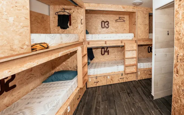 Deck Lodge - Hostel