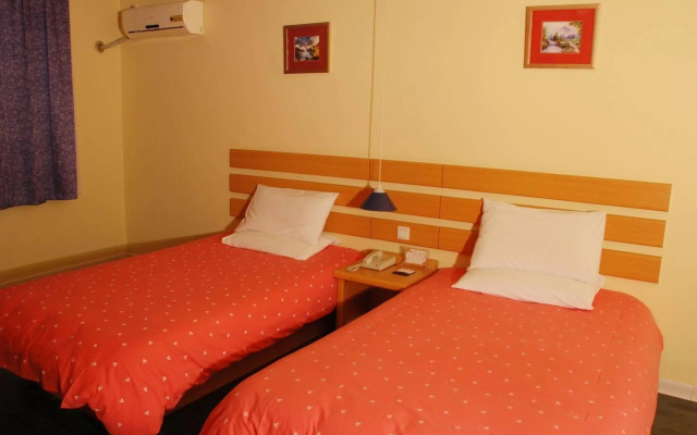 Home Inn Wuhan Jinghan Avenue Dazhi Road Light Rail