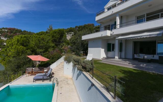 Villa Exotica