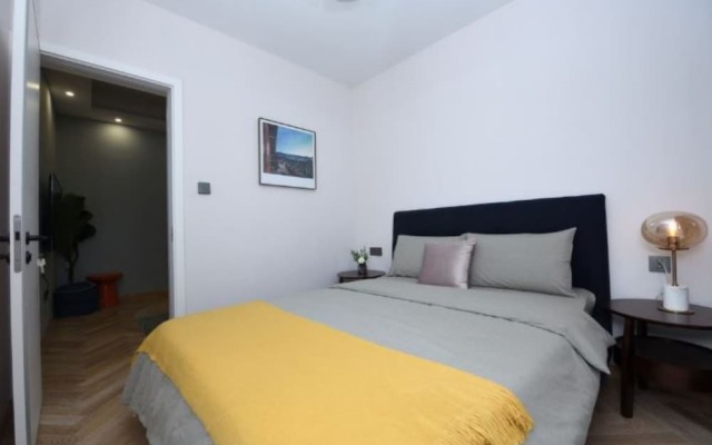 Man Yin Ju Modern Style Apartment