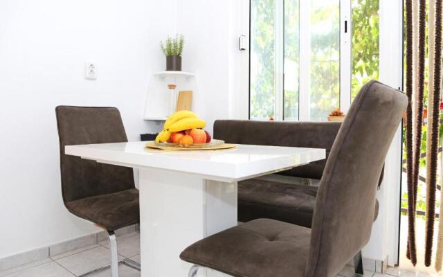 Apartments with a parking space Bibinje, Zadar - 18843