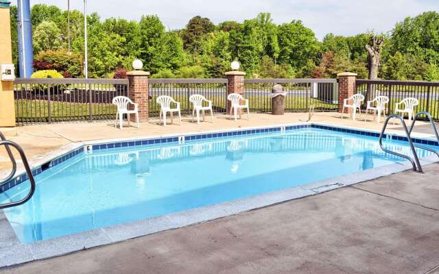 Quality Inn Thornburg