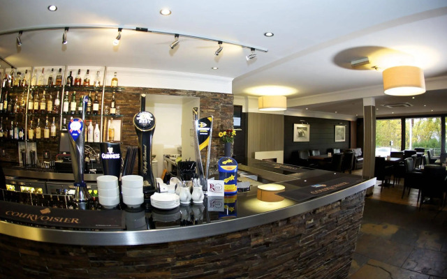 Nevis Bank Inn