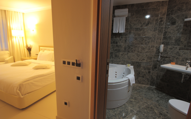 Dragut Point South Hotel