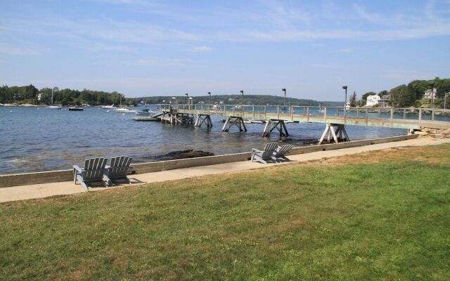 Bluebird Ocean Point Inn