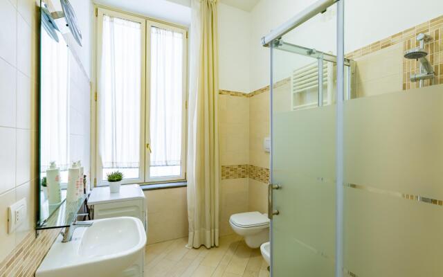 Apartment With Balcony in Palazzo Diaz by Wonderful Italy
