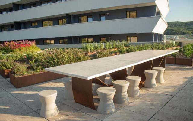 Wings Infinity Luxury Suites