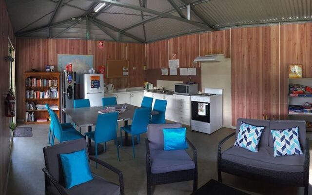 Acacia Caravan Park