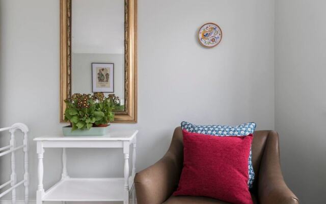 Gorgeous 5 Bed / Sleeps 10 - in Battersea Village