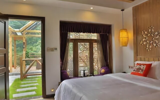Floral Hotel·Yicheng Yijia Hotel(Dongda store of Zhangjiajie National Forest Park)