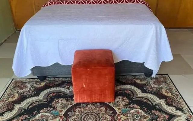 Golden gate guesthouse 0787391431