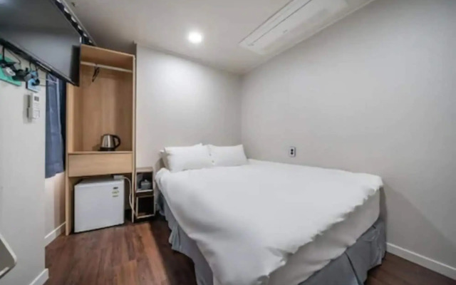 Mayone Hotel