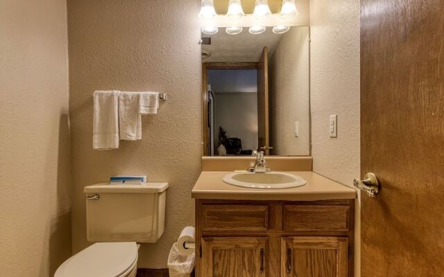 Pinecrest Hotel B