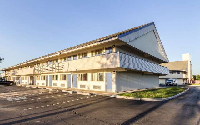 Motel 6 Grove City, OH