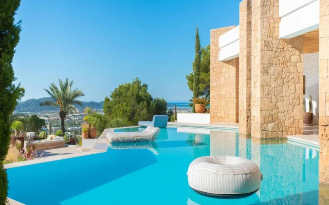 Appealing Villa Near Ibiza Town