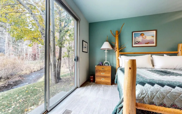 Snowcreek Iv #545 3 Bedroom Condo