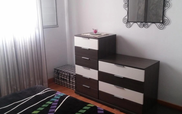 Piso céntrico, amplio, luminoso y familiar con garaje.