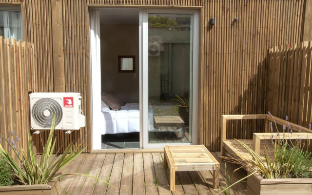 Alevines Playa el Emir Hostel & Suites