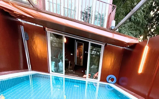 19 Degrees Resort