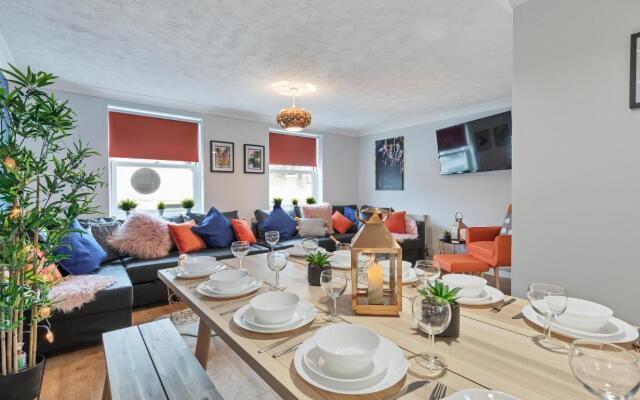 Seabright Townhouse | By My Getaways | Parking for one car