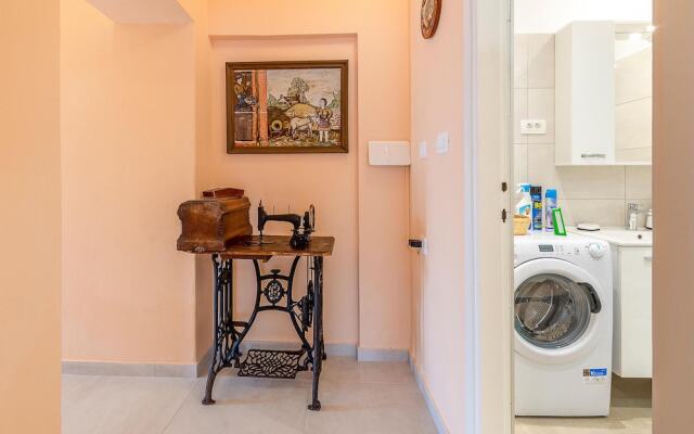 Beautiful Apartment in Sisan With Wifi and 2 Bedrooms