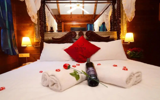 Neve Bar boutique hotel in the village