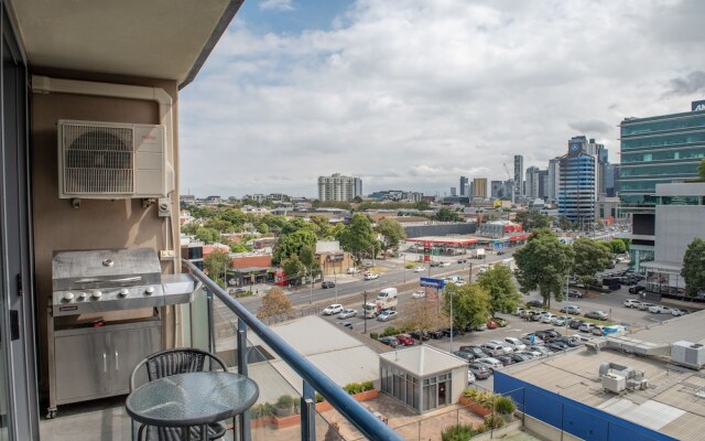 South Melbourne 2 Bed Parking