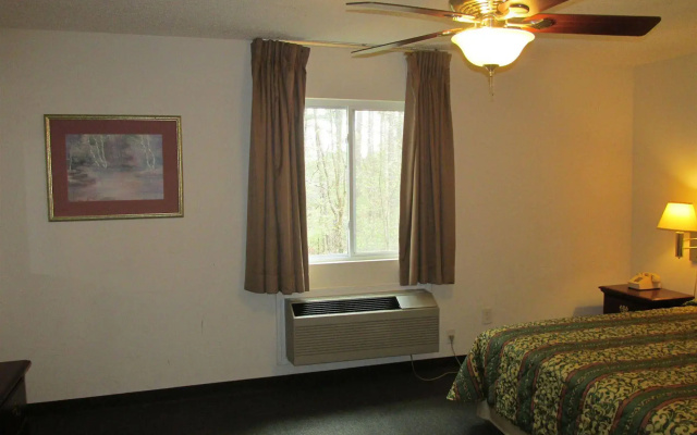 High Falls Inn and Suites