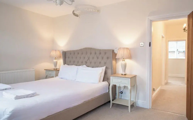 Charming 2 BD House in Tewkesbury Centre