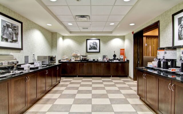 Hampton Inn & Suites by Hilton Red Deer