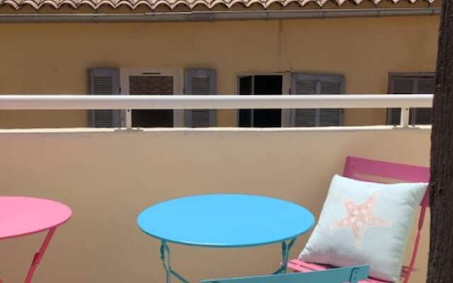 Apartment With One Bedroom In La Ciotat, With Wonderful Mountain View, Furnished Terrace And Wifi 500 M From The Beach