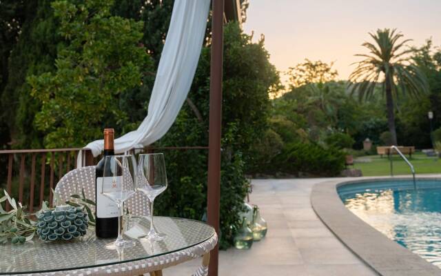 Rondaia Suites & Villas