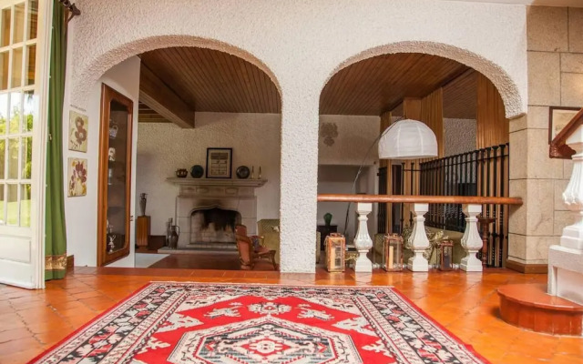 Captivating 6-bed House in Grijó
