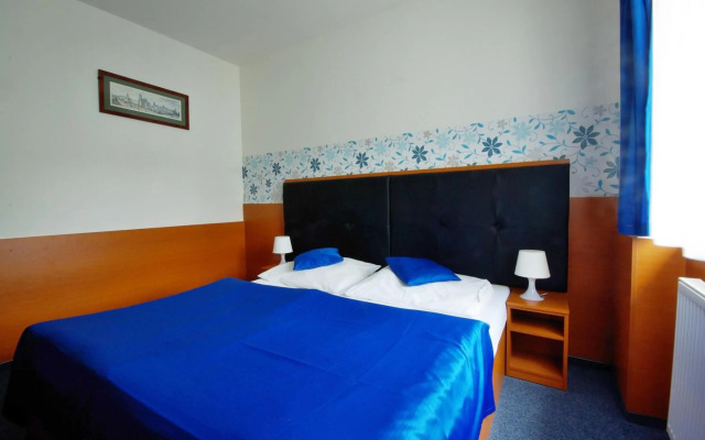 Hotel Adeba
