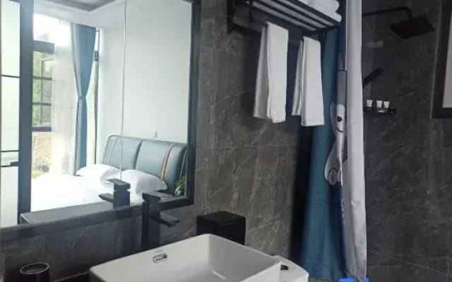 Shangli ancient town water bay green home stay