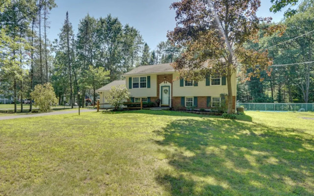 Saratoga Springs Haven w/ Pool + Fire Pit!