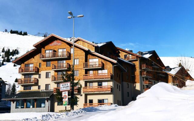 Alluring apartment in Auris en Oisans with balcony
