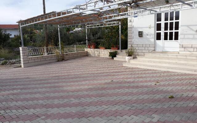 Apartments Vesna - 40m from beach