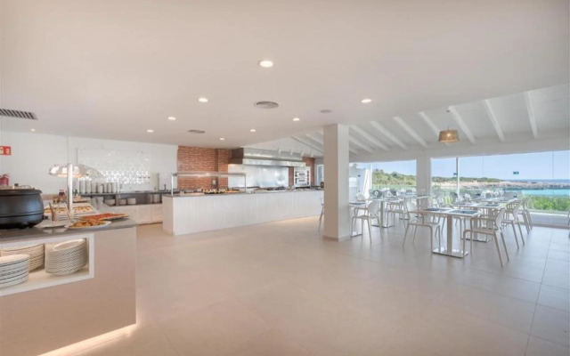 Fergus Style Carema Beach