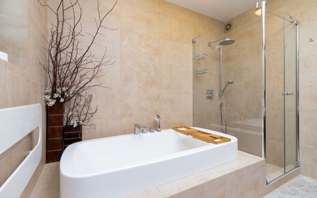 Family House Poreba Cracow by Renters