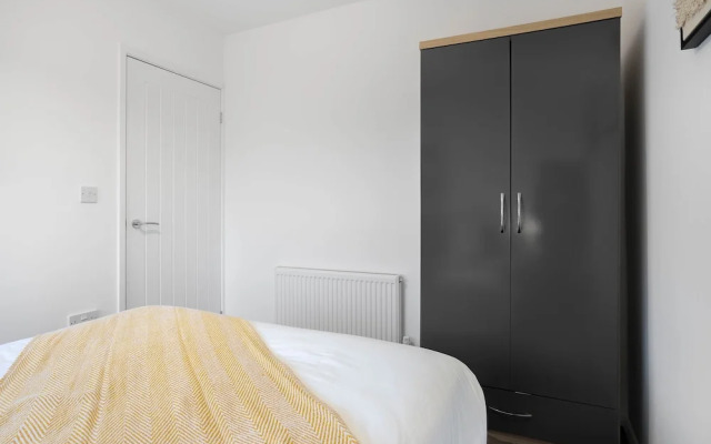 Modern - 2 Bed - Free Parking