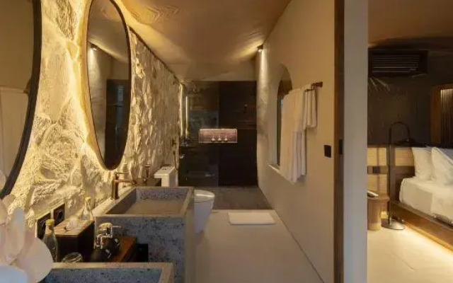 Ubud Mas Glamping Luxury Tent