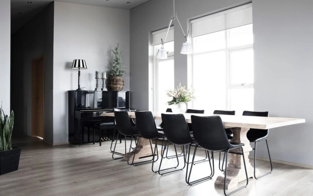 Luxurious Large Home, Perfect for Your Group