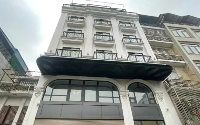 Luxe Paradise Suites Hotel Hoang Cau