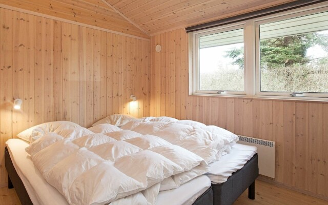Rustic Holiday Home in Hovedstaden Near the Sea