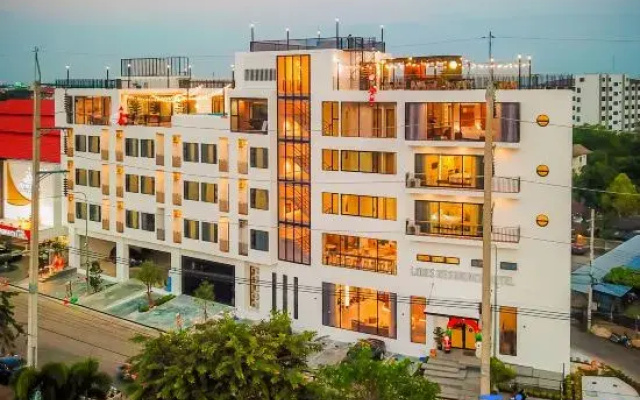 Louis Residence Hotel